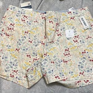 New Old Navy floral shorts